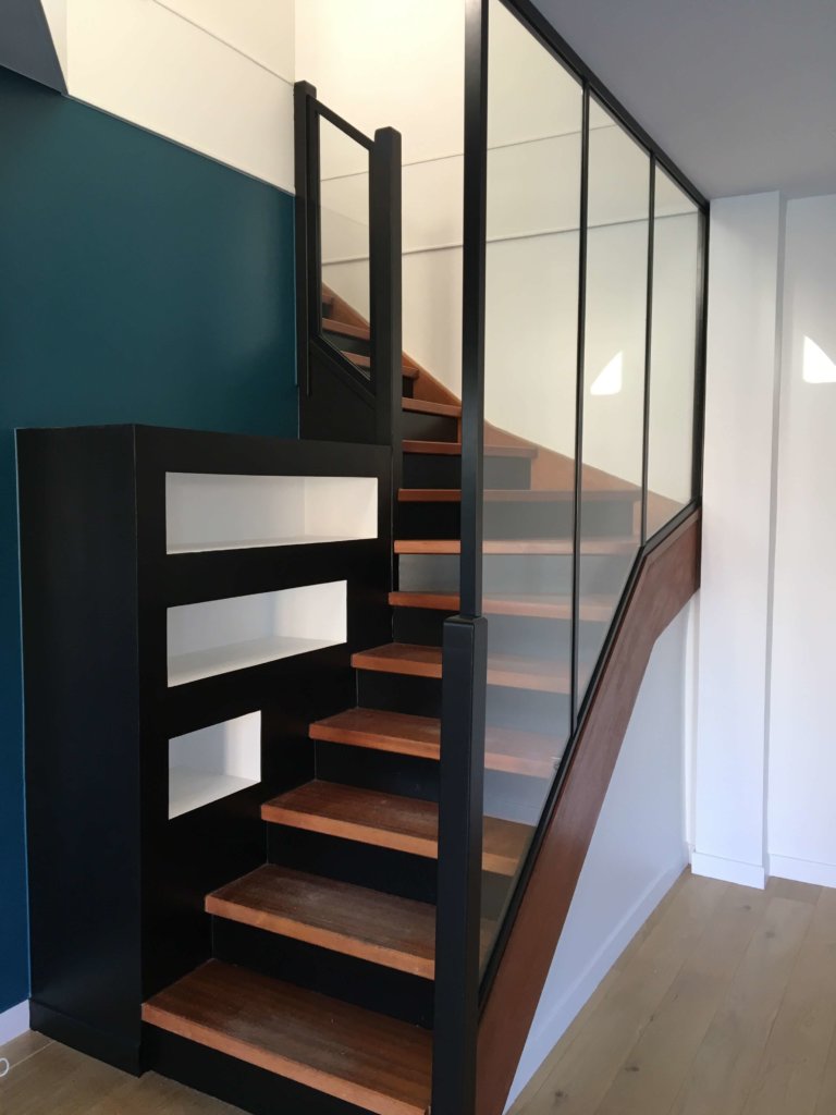 Moderniser l'escalier en bois avec une verrière